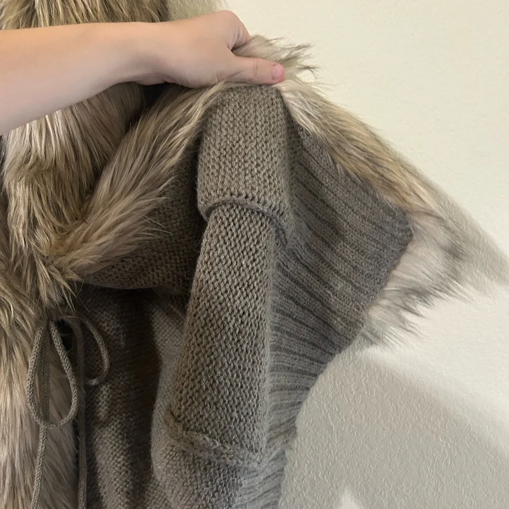 Steve Madden Lida Sweater Vest Faux Fun Brown Front Tie Knit Cardigan Size M/L - Picture 5 of 8